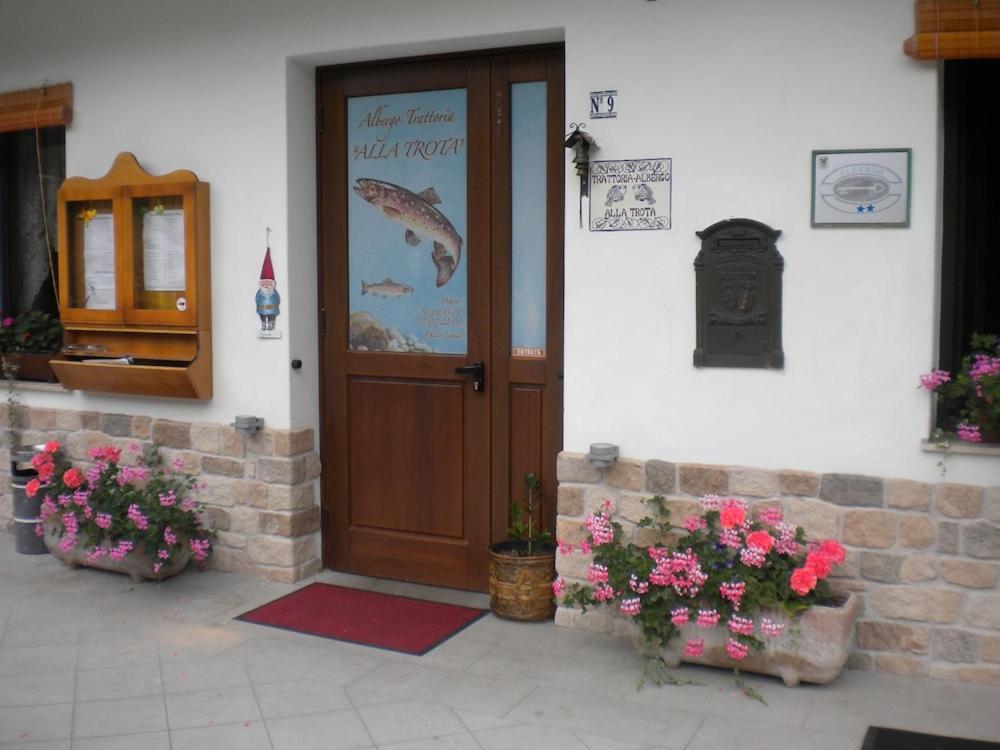 Albergo Alla Trota Pulfero Kültér fotó